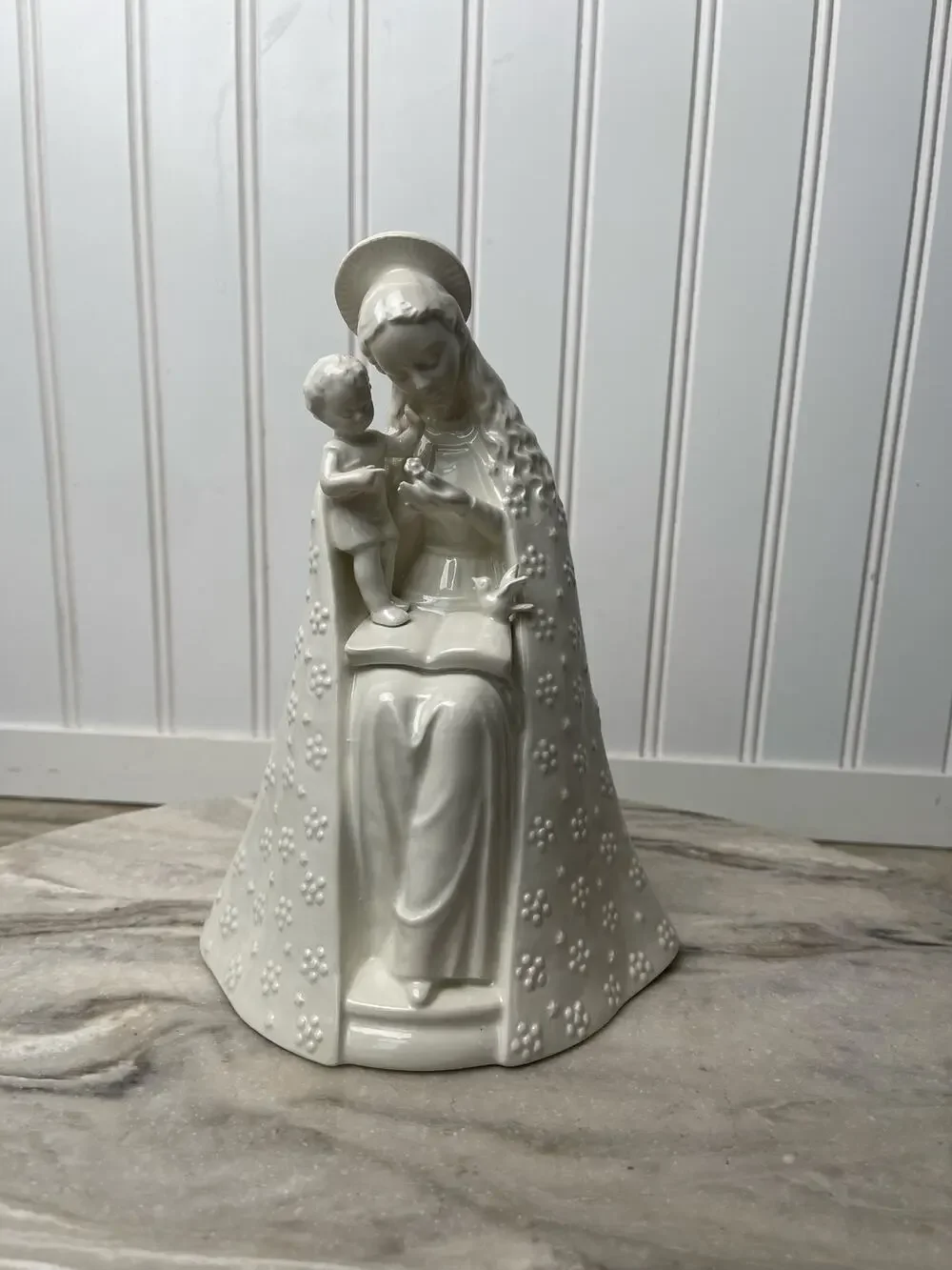 Figurine 10/1 Virgin Mary Child Goebel Hummel Flower Madonna Bird Used 9in Ivory
